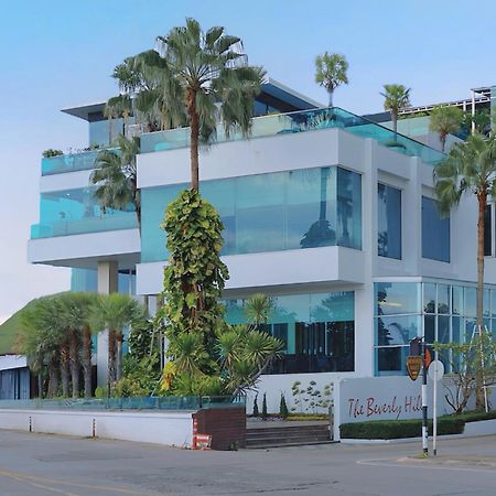 Nakhonratchasima The Beverly Hills Hotel מראה חיצוני תמונה