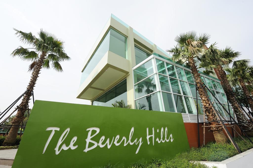 Nakhonratchasima The Beverly Hills Hotel מראה חיצוני תמונה