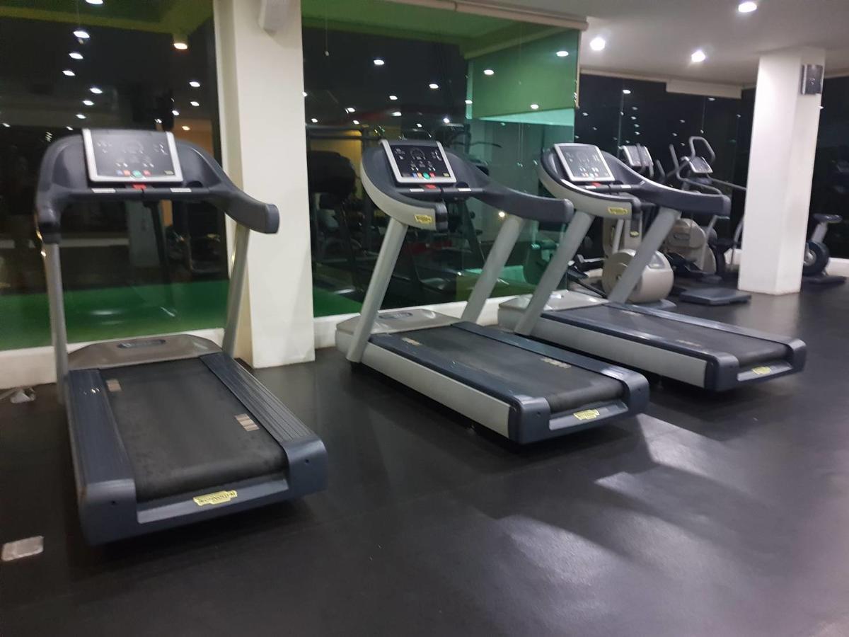 Nakhonratchasima The Beverly Hills Hotel מראה חיצוני תמונה