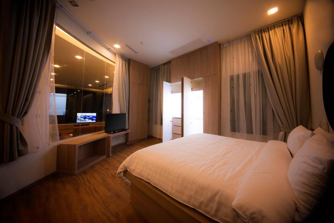Nakhonratchasima The Beverly Hills Hotel מראה חיצוני תמונה