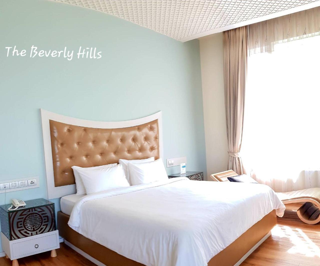 Nakhonratchasima The Beverly Hills Hotel מראה חיצוני תמונה