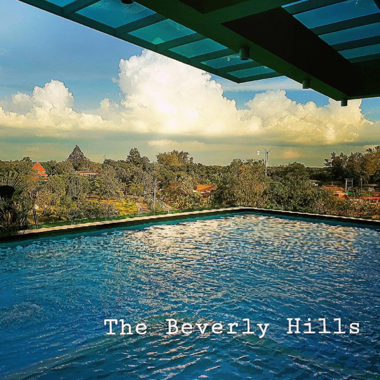 Nakhonratchasima The Beverly Hills Hotel מראה חיצוני תמונה
