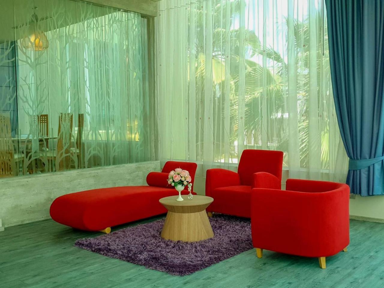 Nakhonratchasima The Beverly Hills Hotel מראה חיצוני תמונה