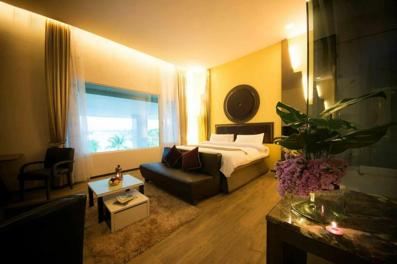 Nakhonratchasima The Beverly Hills Hotel מראה חיצוני תמונה